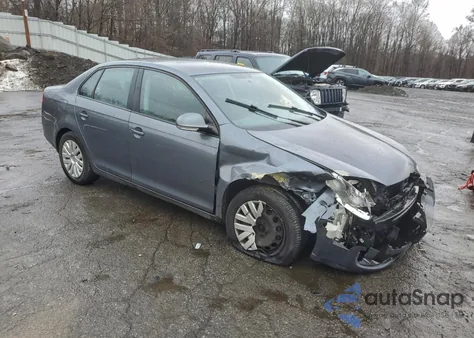 2010 Volkswagen Jetta S z USA, uszkodzony, nr VIN 3VWJZ7AJ5AM098125